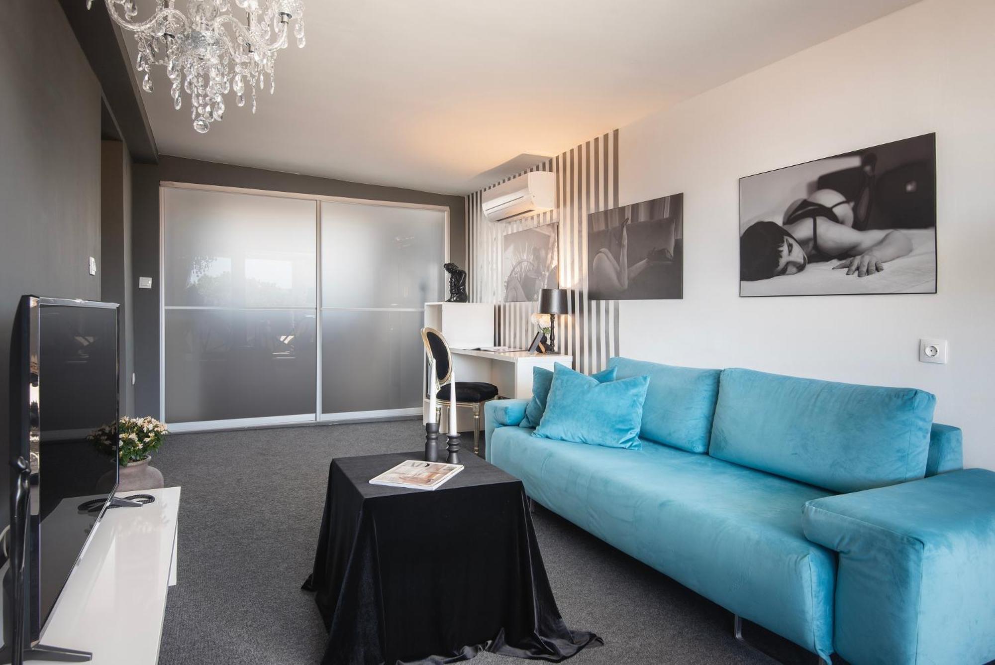 Boutique Chevalier By Bura - Adults Only