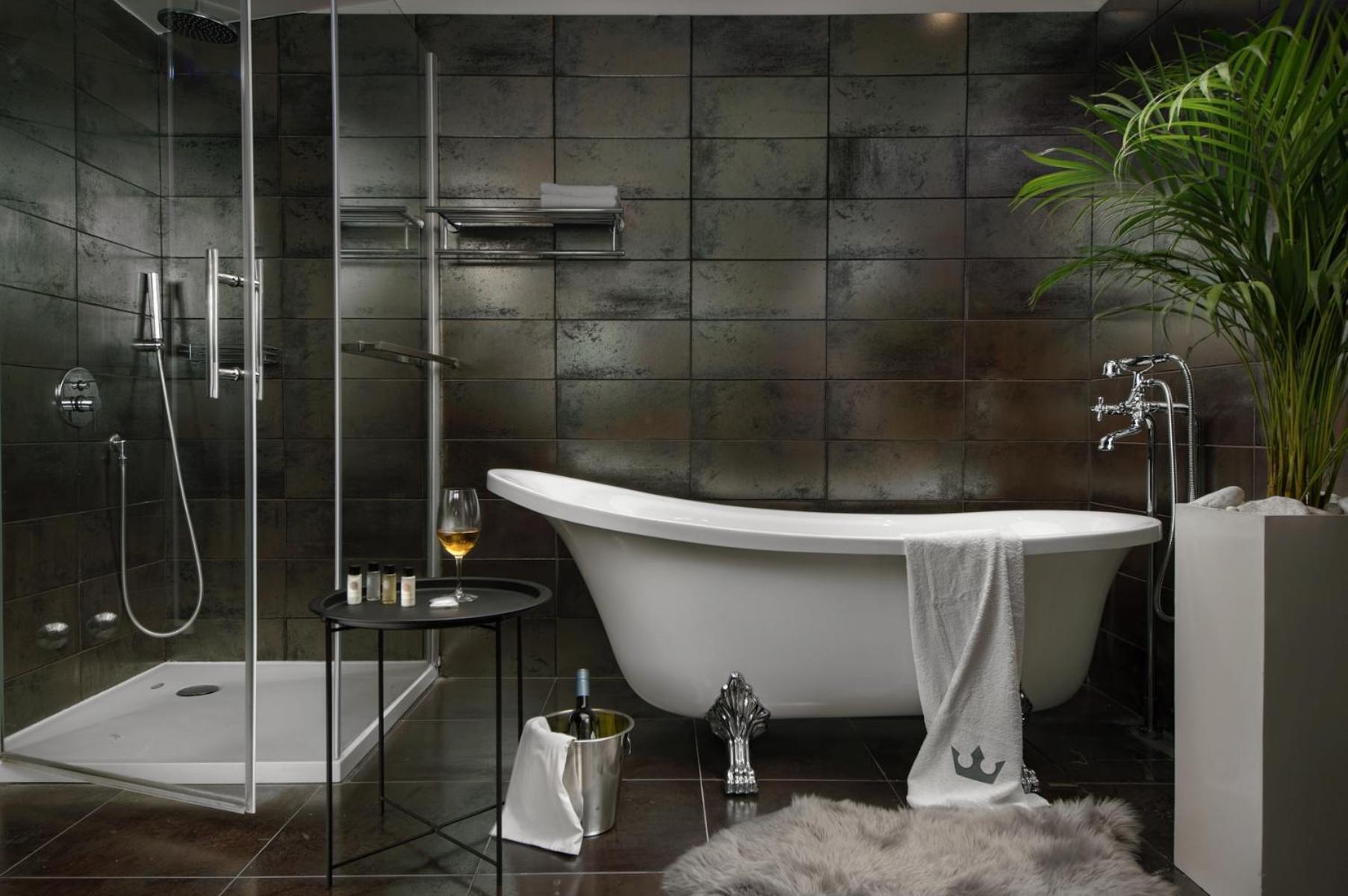 Boutique Chevalier By Bura - Adults Only